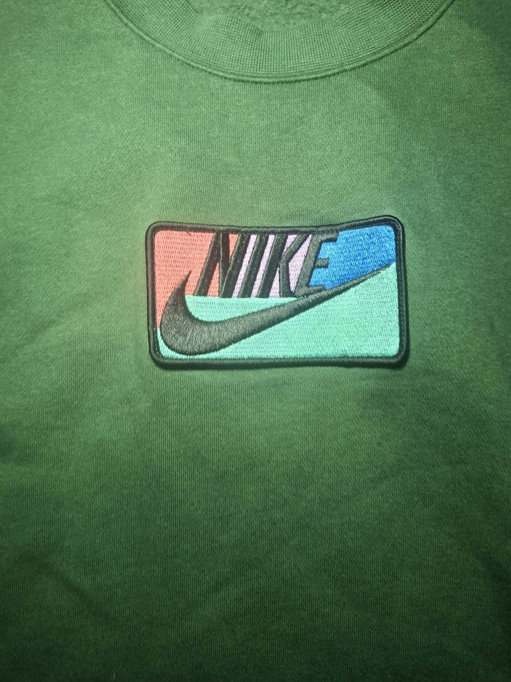 Nike Men's Olive Green Crewneck Sweatshirt